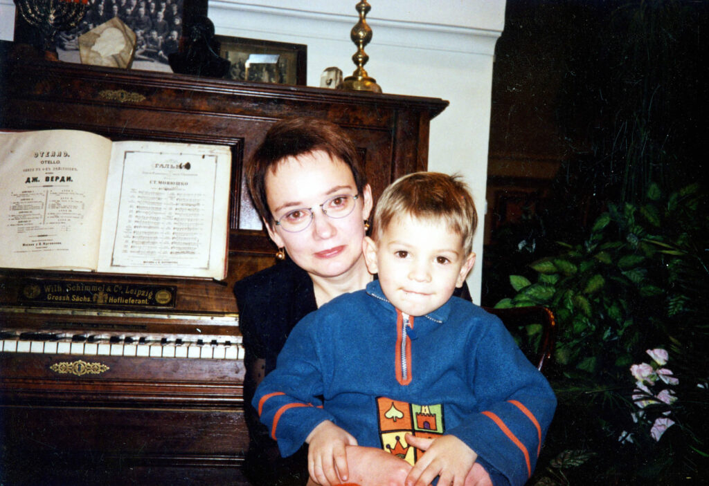 В ресторане "Вечный зов"