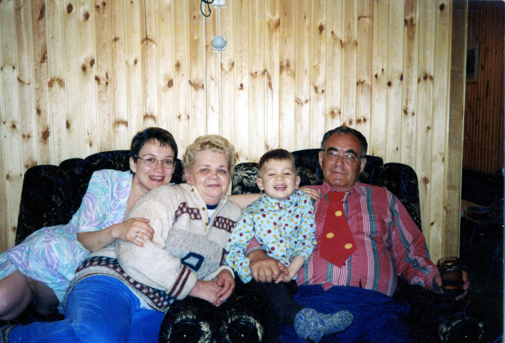 Всей семьей на даче